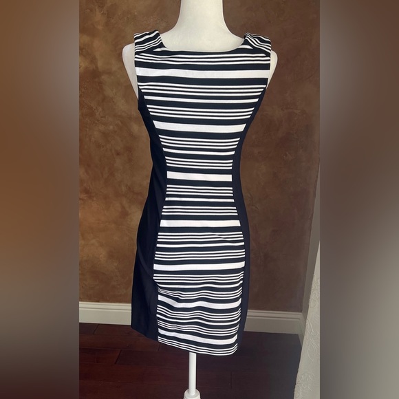 $80 EXPRESS BLACK & WHITE STRIPE BODYCON SHEATH DRESS SMALL - Picture 4 of 6